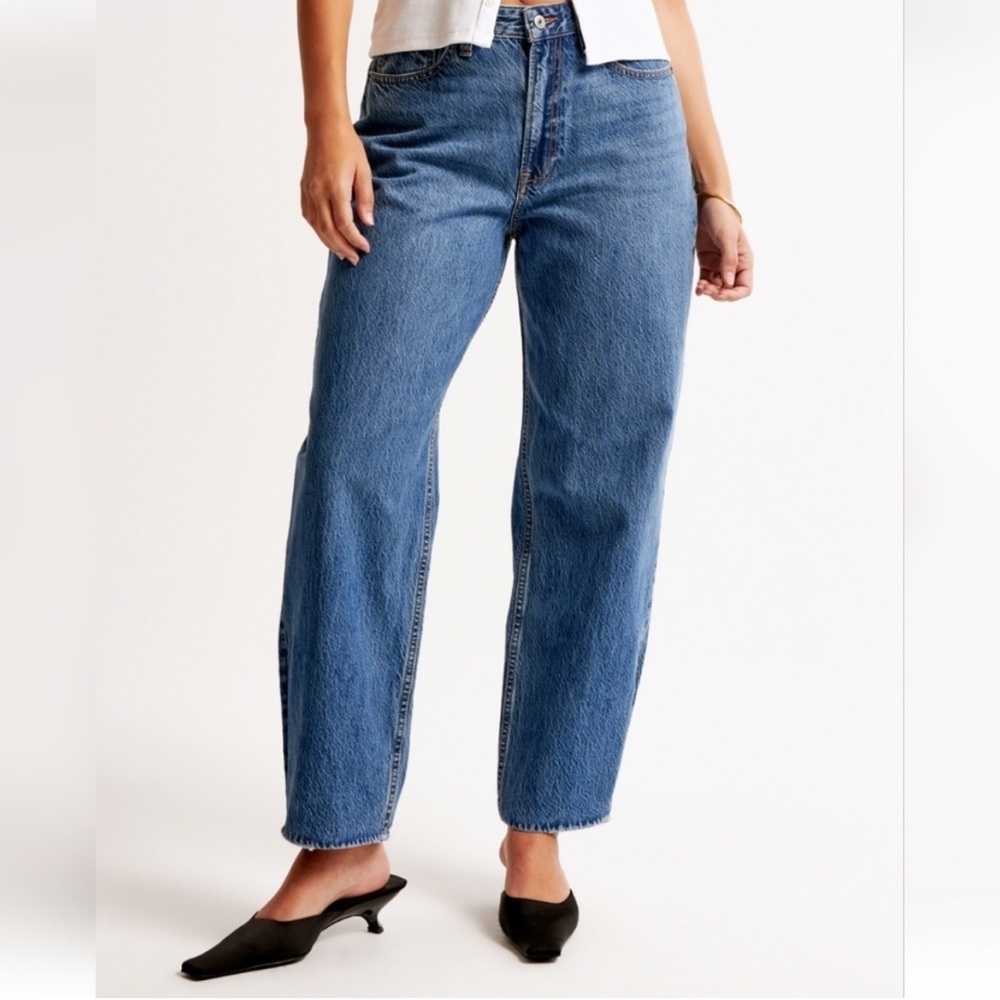 Abercrombie & Fitch Curve Love High Rise The Tapered Loose Jeans
